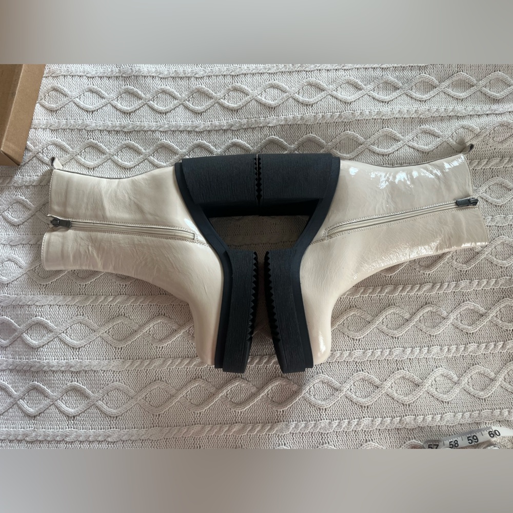Steve Madden Chunky Bone Color Ankle Boots with Zipper patent Leather Size 9 - Picture 9 of 13